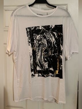Karl Lagerfeld / Men’s White Graphic Marble-Print T-Shirt- XL